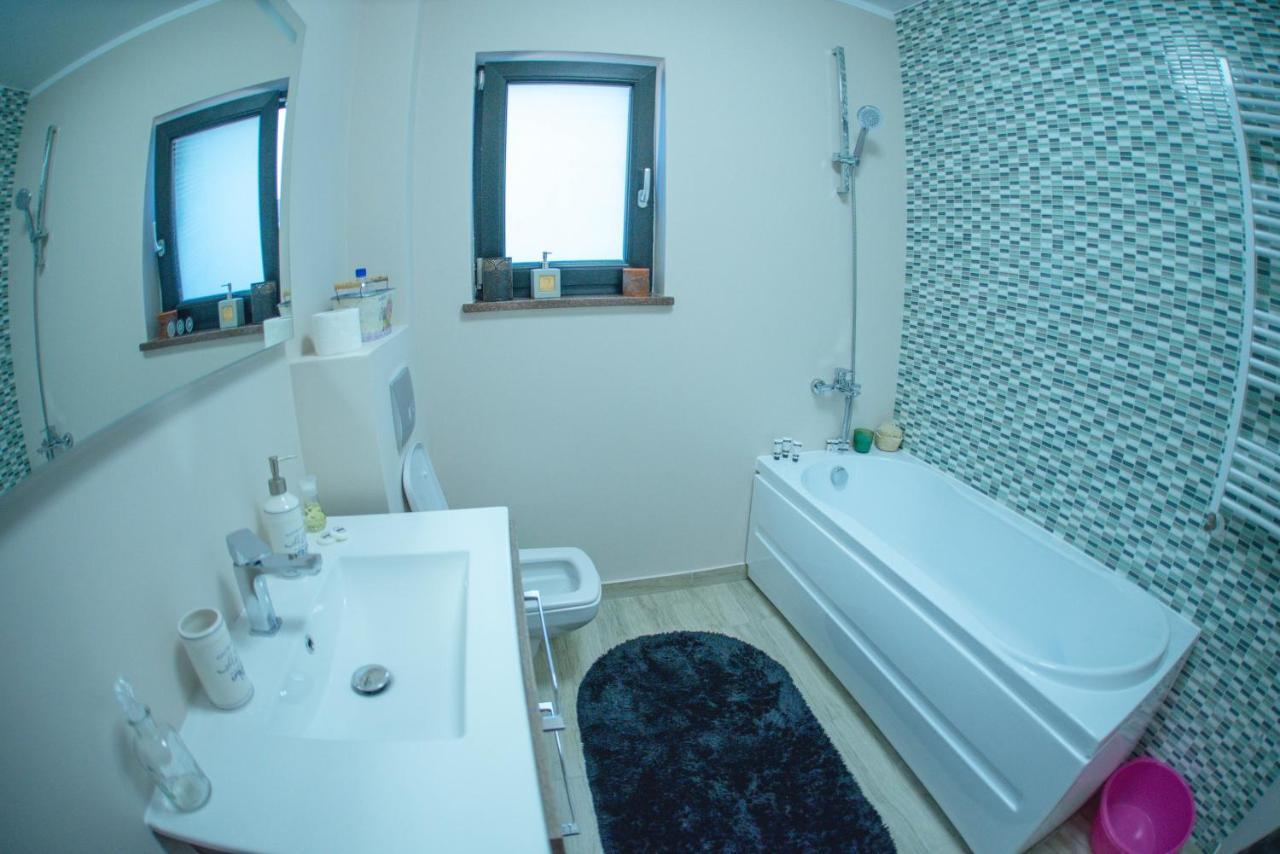 La Stejari Apartment Сучеава Екстериор снимка