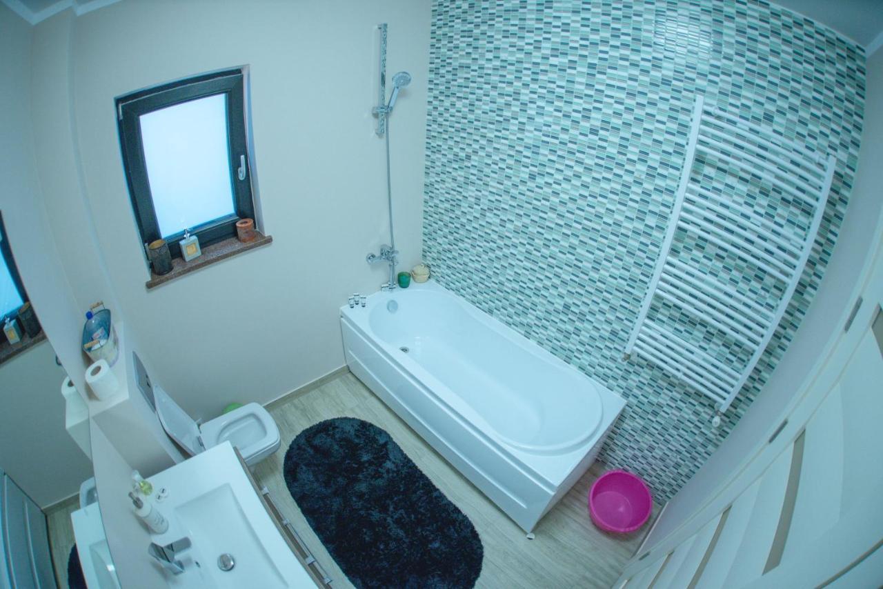 La Stejari Apartment Сучеава Екстериор снимка