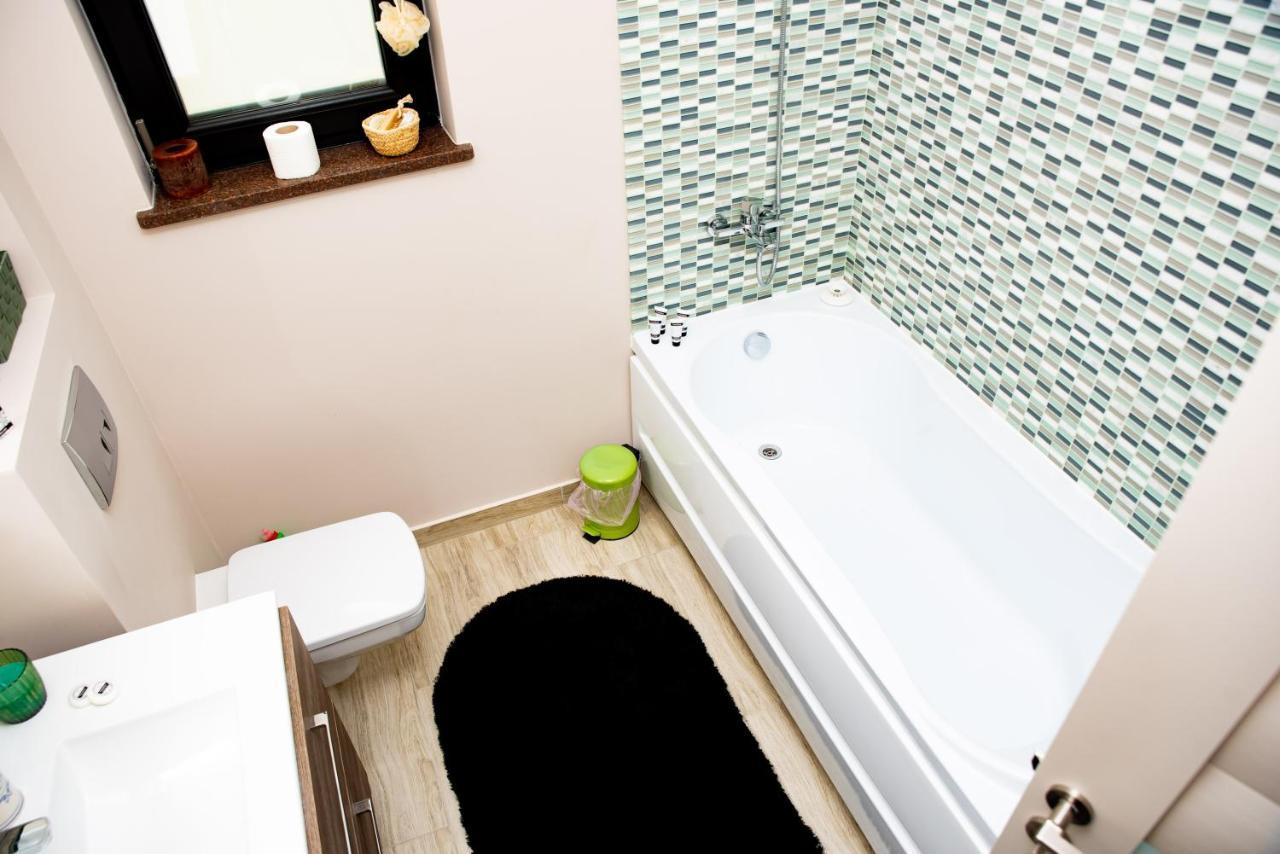 La Stejari Apartment Сучеава Екстериор снимка